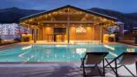 Отель Country Hills Resort