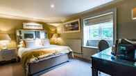 Wood Hall Hotel and Spa, фото 2