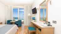 The Golden Coast Beach Hotel, фото 2