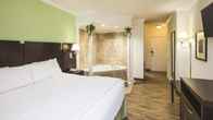 La Quinta Inn & Suites by Wyndham Dublin, фото 2