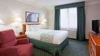 La Quinta Inn & Suites by Wyndham Madison American Center, фото 3