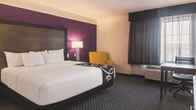 La Quinta Inn & Suites by Wyndham Oklahoma City - NW Expwy, фото 2