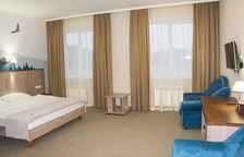 Джуниор Сюит