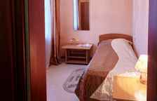 Одноместный номер 2 категории (Санузел с душевой комнатой на этаже)