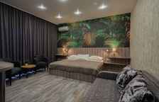 Улучшенный стандартный номер с видом на город без балкона