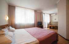 Антей. Улучшенный двухместный номер с 1 двуспальной или 2 односпальными кроватями трансформерами