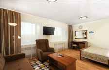 Джуниор Сюит