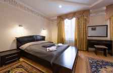 Джуниор Сюит