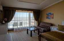 Полулюкс с двухспальной кроватью с видом на море и балконом (корпус 2)