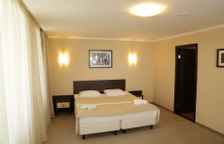 Джуниор Сюит