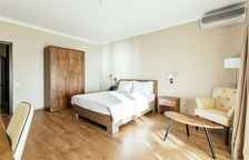 Апартаменты двухкомнатные с балконом морская сторона к.2