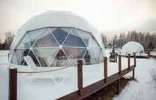 Бунгало с панорамным видом на реку и лодкой