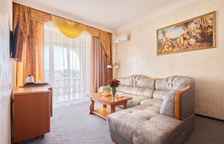 Люкс-Фемили