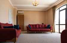 Джуниор с балконом