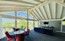 Вилла с террасой и панорамным видом на горы