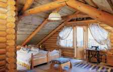 Двухэтажный люкс-мансарда с балконом