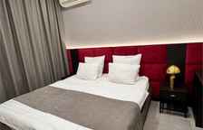 Двухместный улучшенный номер (7 этаж) с двуспальной кроватью