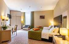 Улучшенный видовой с двумя раздельными кроватями