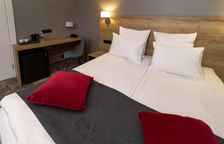 Джуниор Сюит