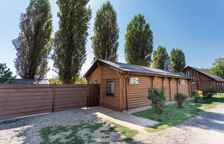 "Дом Рыбака №2" на берегу реки, с 3-мя спальнями, закрытой территорией и зоной барбекю