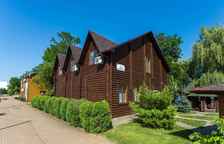 Двухэтажный "Дом Охотника" с 5-ю спальнями, беседкой и мангальной зоной