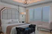 Двухместный люкс St Regis с частичным видом на море