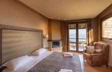 Двухместный номер Deluxe with lake view and fireplace
