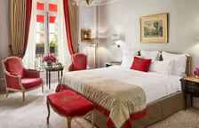 Двухместный люкс Deluxe с балконом и with Avenue Montaigne View