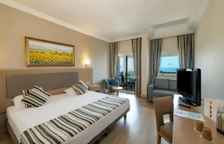 Двухместный номер Standard with side sea view
