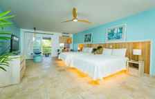 Четырёхместный номер Deluxe с балконом и oceanfront