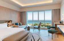 Двухместный номер клубный доступ в лаунж Renovated Executive с балконом