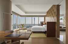 Двухместный люкс Canton Tower view Executive