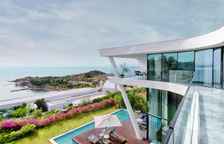 Family Terrace Residence с балконом и с видом на море
