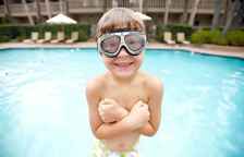 Четырёхместный номер Standard с видом на бассейн