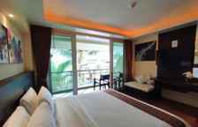 Двухместный номер Superior с видом на бассейн