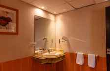 Семейный номер с видом на бассейн