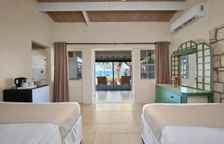 Четырёхместное бунгало с видом на сад