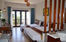 Трёхместный номер Deluxe с балконом