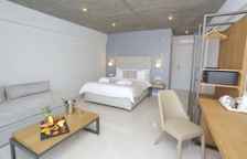 Полулюкс с собственным бассейном Deluxe Panorama с видом на море