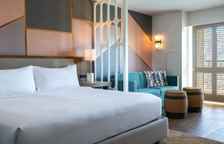 Двухместный номер Standard с балконом и с видом на бассейн