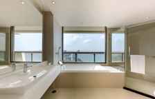 Двухместный номер Deluxe Corner с видом на море