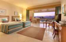 Двухместный номер Deluxe с видом на бассейн