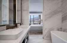 Двухместный клубный люкс с видом на озеро