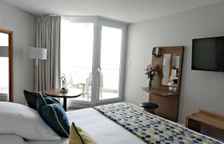 Двухместный номер Classic с частичным видом на море