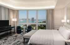 Номер Family с 3 комнатами с балконом и с видом на море