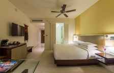 Двухместный номер Club Access с видом на залив