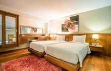 Люкс с видом на бассейн