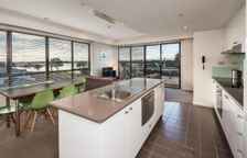 Шестиместные апартаменты Deluxe с 3 комнатами