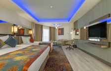 Номер Superior Standard с видом на окрестности