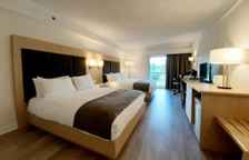 Четырёхместный номер Standard с видом на озеро